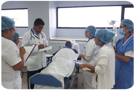 Sala de Operaciones Cardiorenal Momento de explicación al paciente